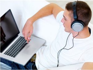 Как подключить проводные наушники к компьютеру: все способы